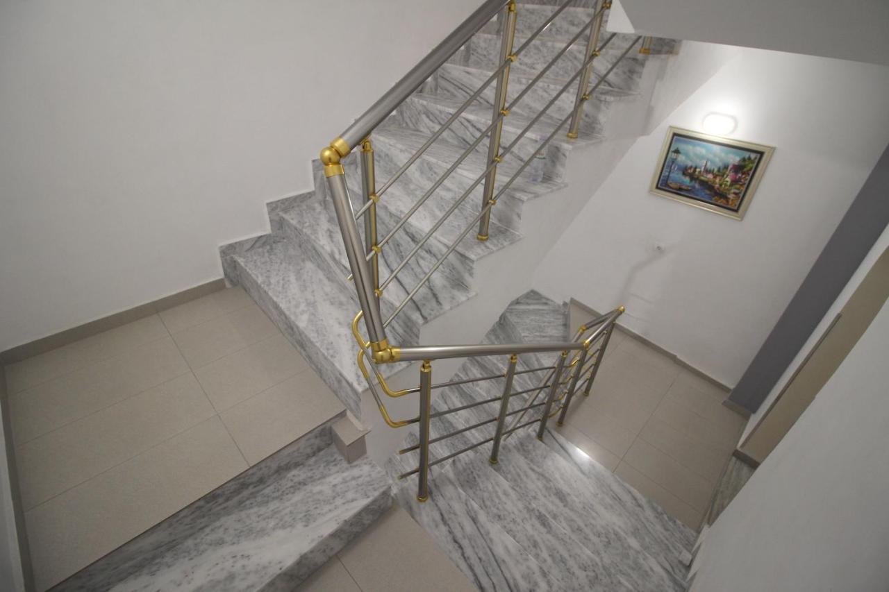 Doka Center Apartments ซารานเดอ ภายนอก รูปภาพ
