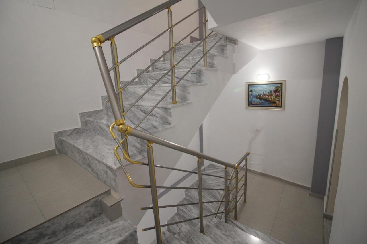 Doka Center Apartments ซารานเดอ ภายนอก รูปภาพ